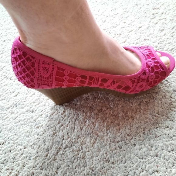 NWOT American Eagle wedge sandals - Picture 8 of 8